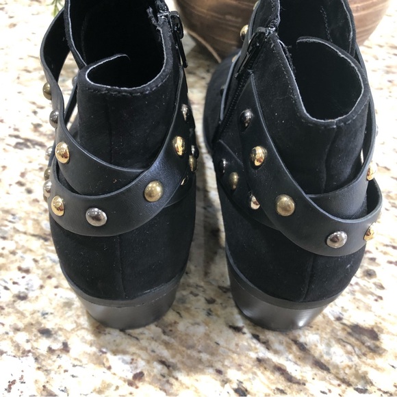Express Black Suede-like Studded Ankle Block Heel Boots 9 - Picture 6 of 9